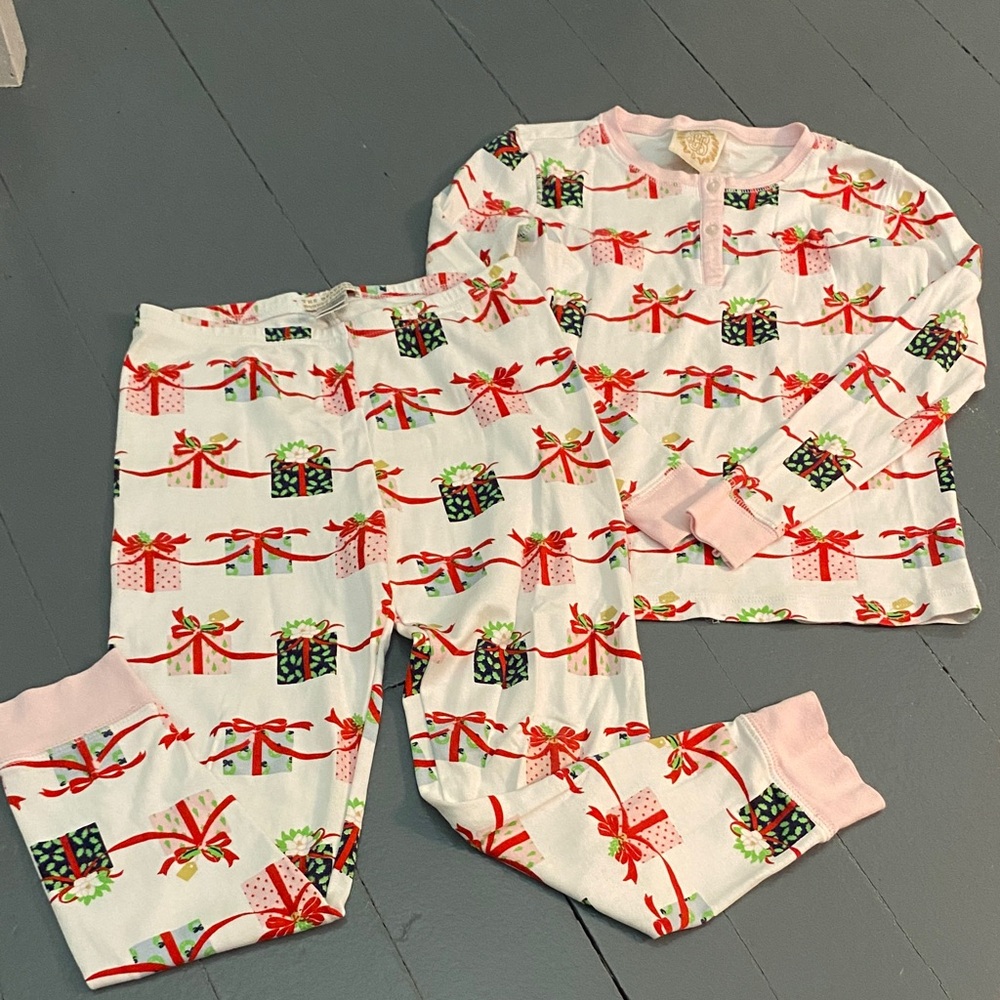 The Beaufort Bonnet Company Gift Print Kids Pajamas - Red, Green, Pink